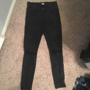 High wasted black jeans